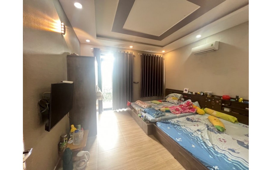 Bán Nhà Linh Đông Thủ Đức, 4 Tầng, 4PN, Chỉ Hơn 6 Tỷ, Xe Hơi Về Tới Nhà, Dọn Vào Ở Ngay